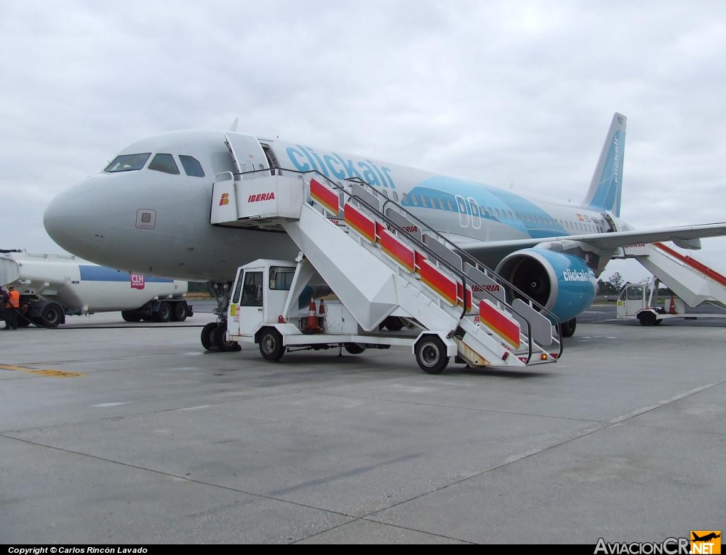 EC-KDT - Airbus A320-216 - Click Air