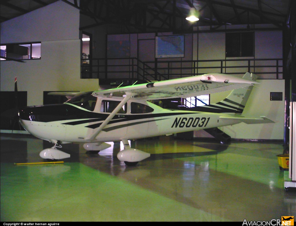 N60031 - Cessna 182 Skylane (Genérico) - Privado
