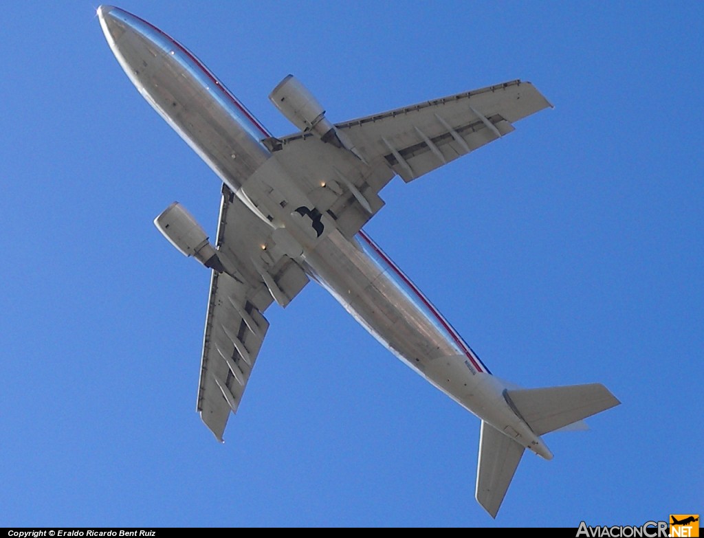N18066 - Airbus A300B4-605R - American Airlines