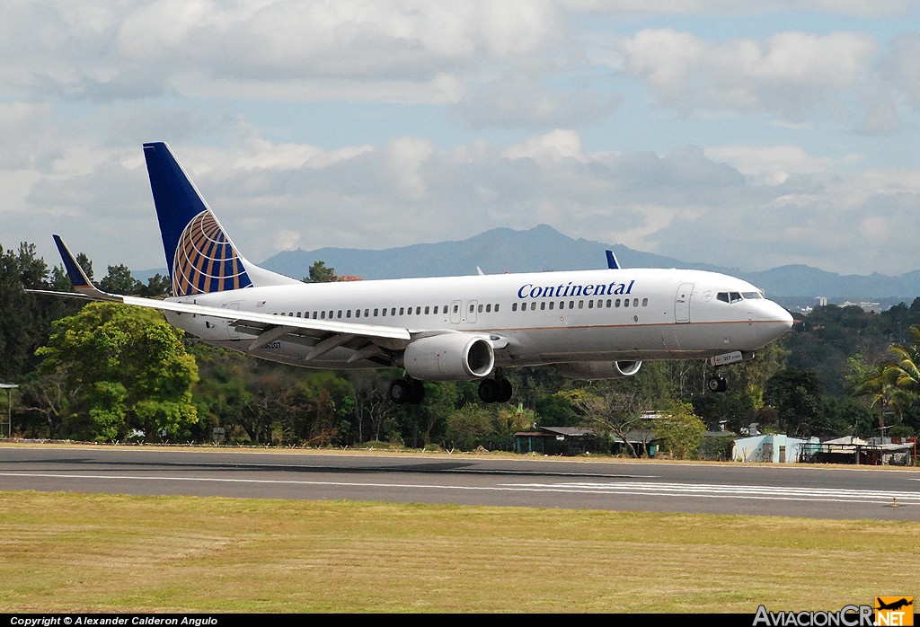N36207 - Boeing 737-824 - Continental Airlines