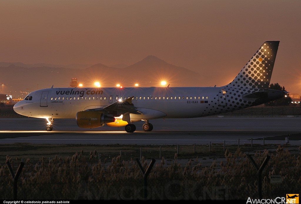 EC-KAX - Airbus A320-214 - Vueling