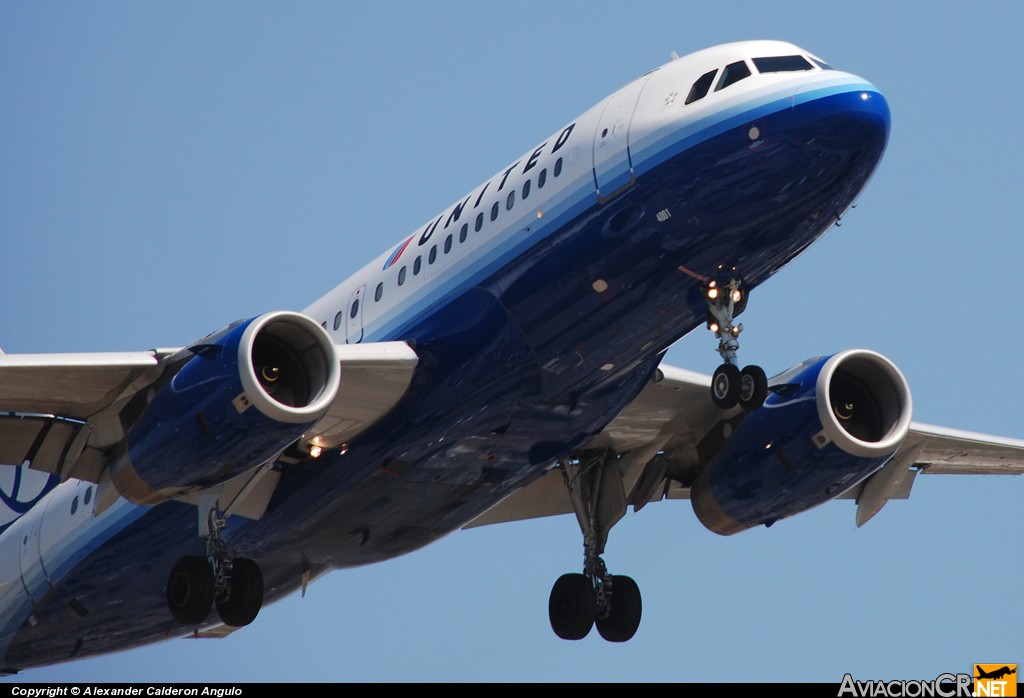 N801UA - Airbus A319-131 - United Airlines