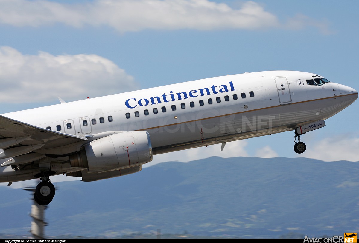 N77258 - Boeing 737-824 - Continental Airlines