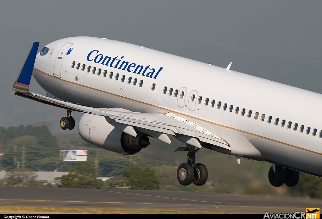 N14230 - Boeing 737-824 - Continental Airlines