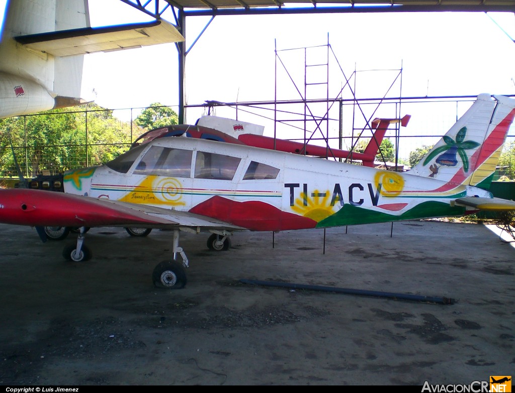TI-ACV - Piper PA-28-235 - Privado