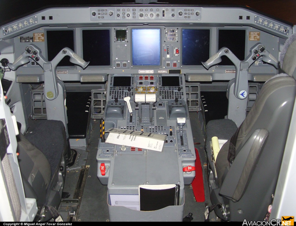 N866RW - Embraer ERJ-170-100SE - Delta Connection (Shuttle America)