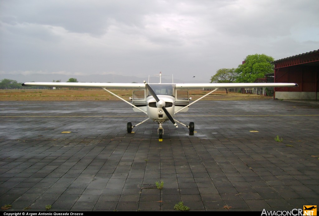YN-DED - Cessna 150 (Genérico) - Golden Wings