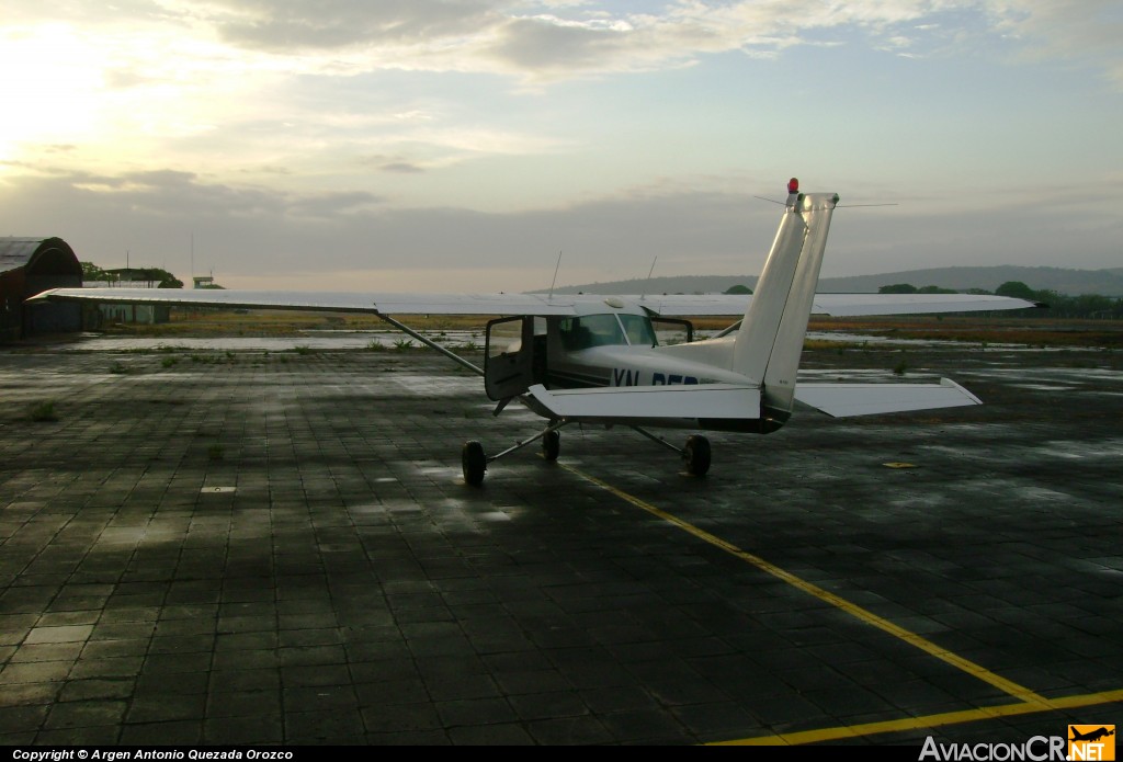 YN-DED - Cessna 150 (Genérico) - Golden Wings