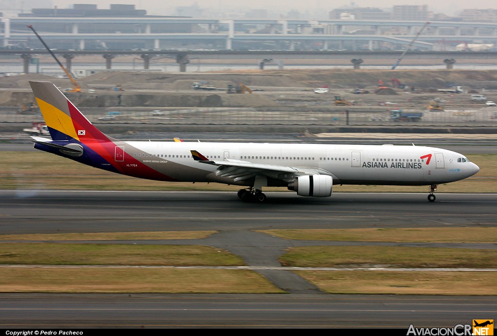 HL7754 - Airbus A330-323X - Asiana
