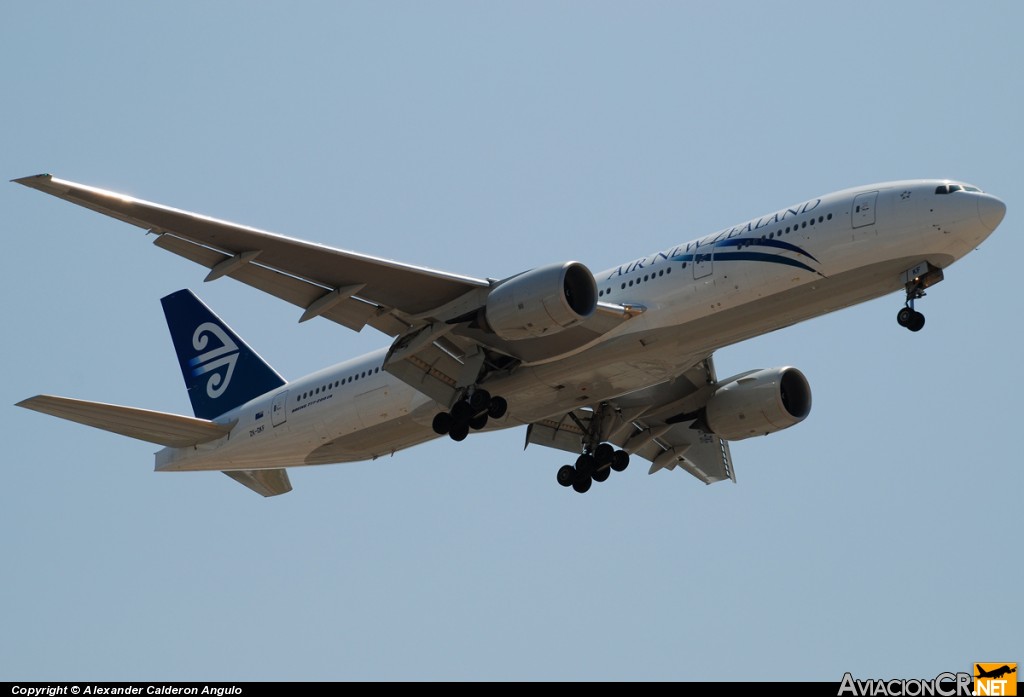 ZK-OKF - Boeing 777-219ER - Air New Zealand