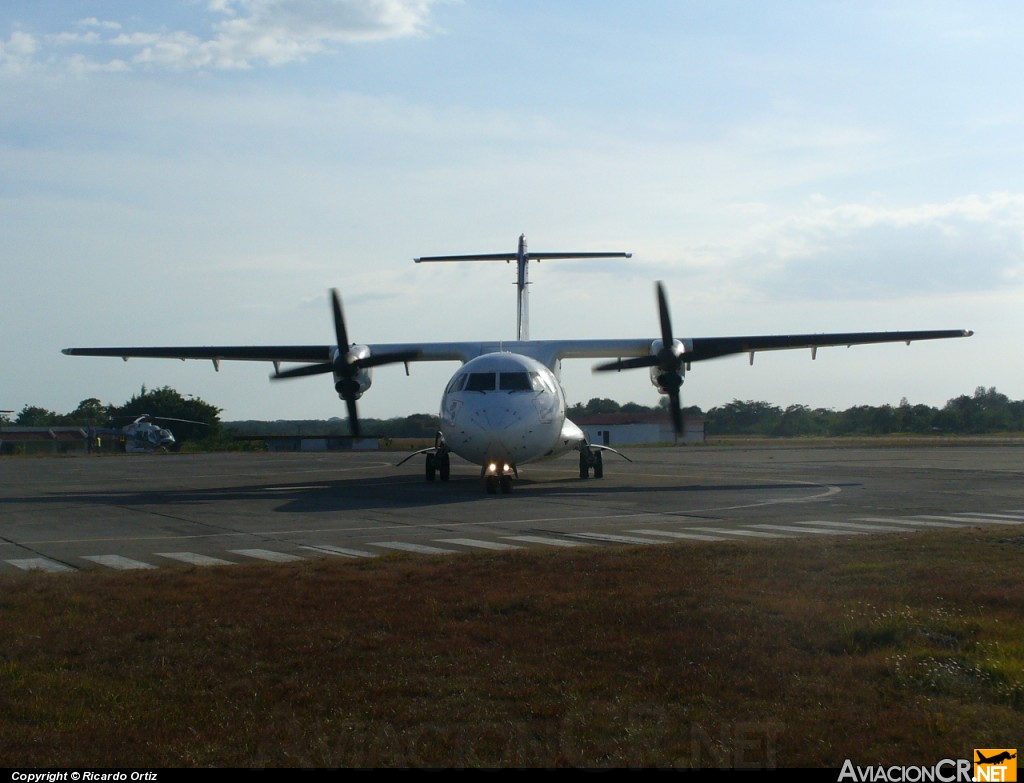 TG-MYH - ATR 42-300 - Aeroperlas