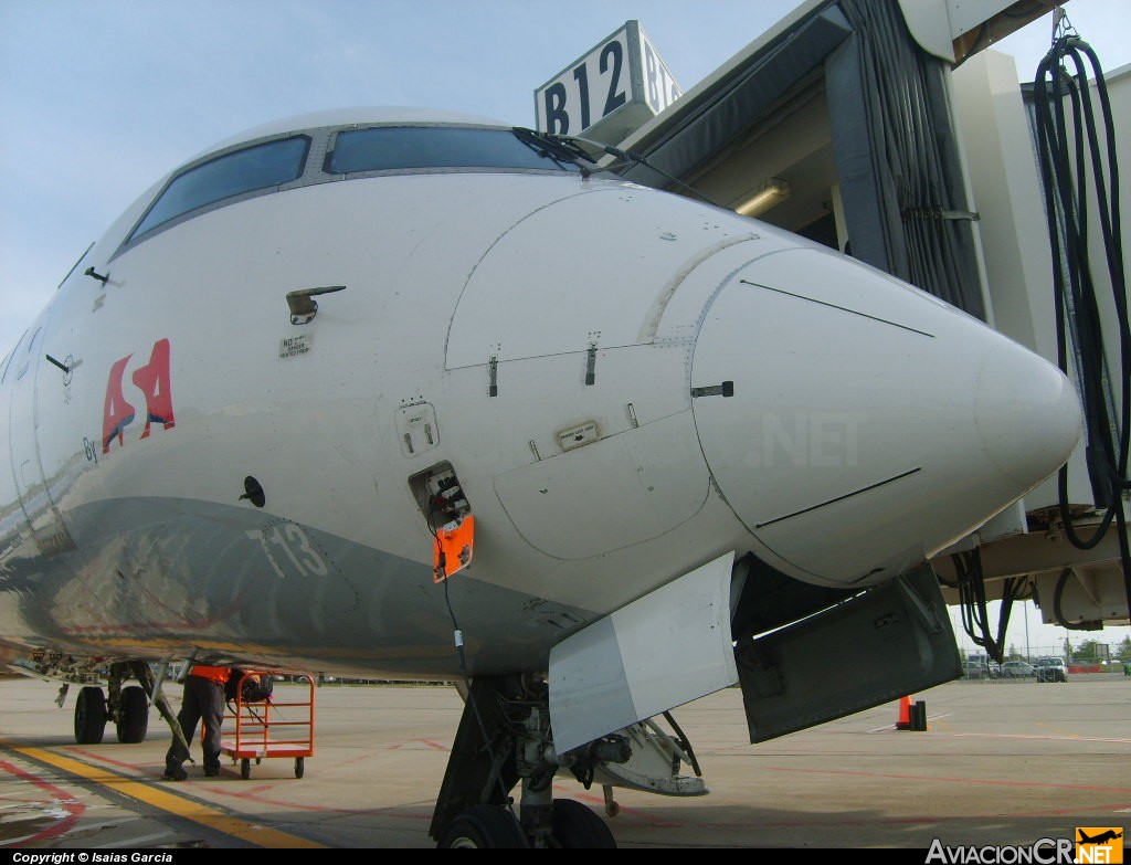 N713EV - Canadair CL-600-2C10 Regional Jet CRJ-700 - Delta Connection