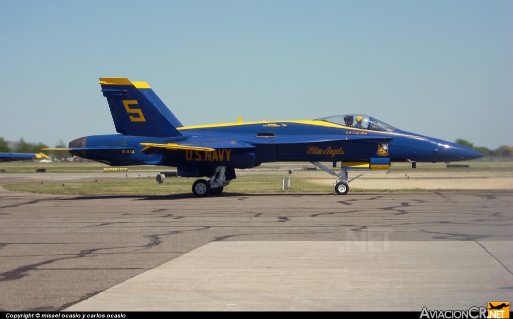 163130 - McDonnell Douglas F/A-18A Hornet - blue angels