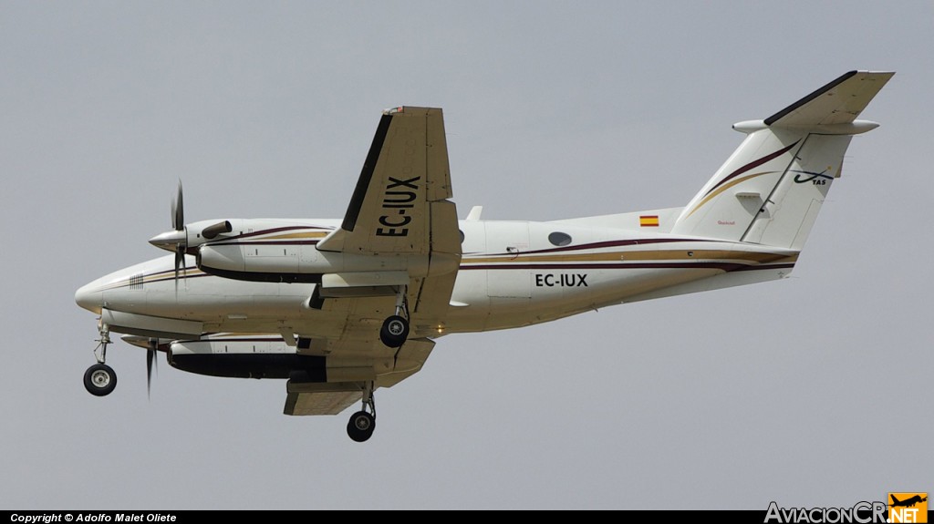 EC-IUX - Beechcraft 200 Super King Air - TAS