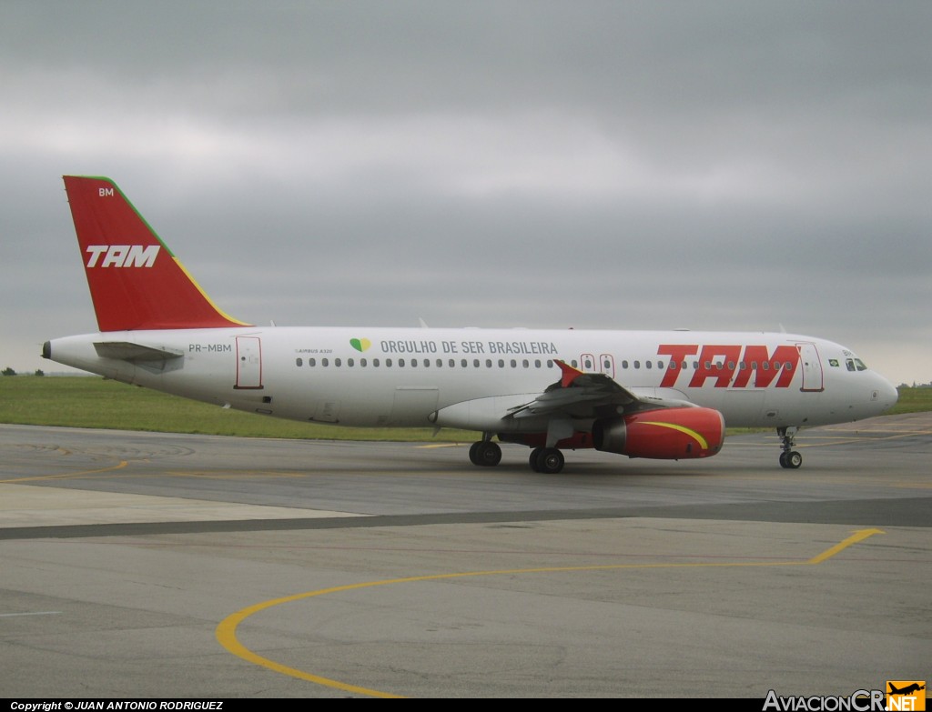 PR-MBM - Airbus A320-232 - TAM