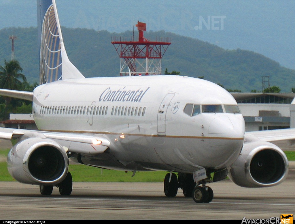 N16701 - Boeing 737-724 - Continental Airlines