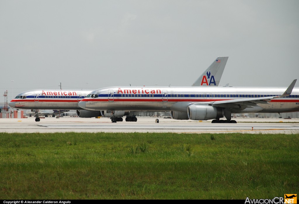 N182AN - Boeing 757-223 - American Airlines