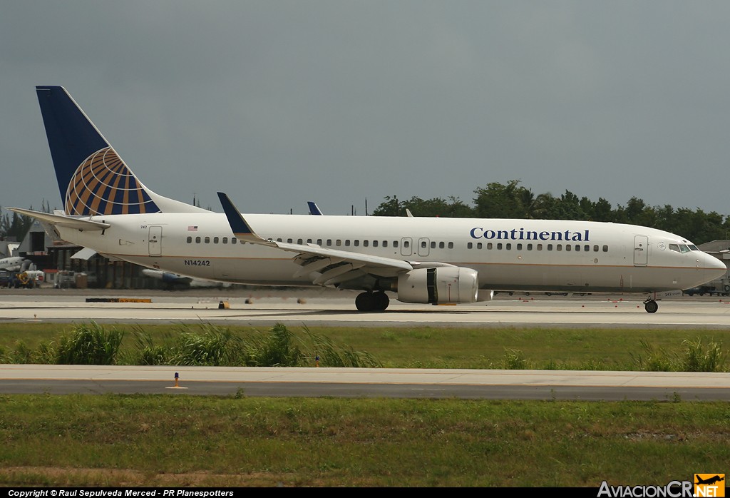 N14242 - Boeing 737-824 - Continental Airlines