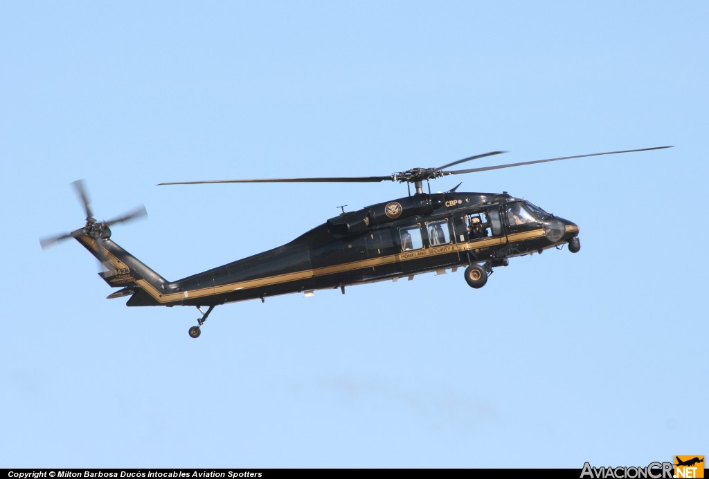 23423 - Sikorsky UH-60A Black Hawk (S-70A) - USA - Customs