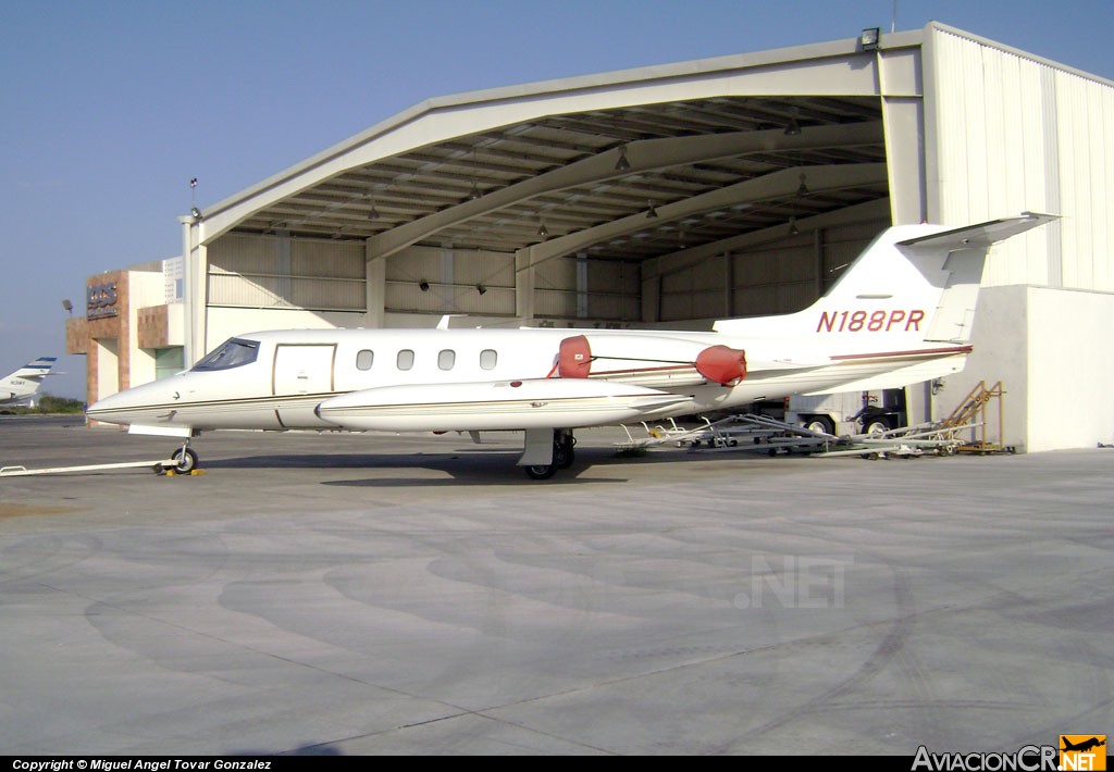 N188PR - Gates Learjet 25D - Privado