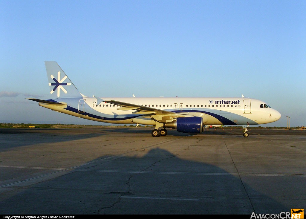 XA-XII - Airbus A320-214 - Interjet
