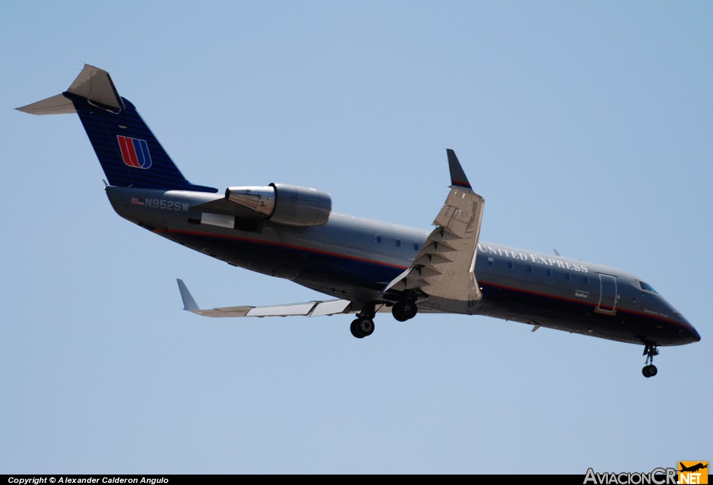 N952SW - Canadair CL-600-2B19 Regional Jet CRJ-200LR - United Express (SkyWest Airlines)