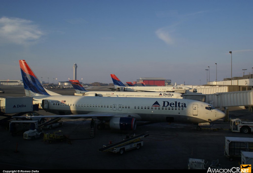 N3750D - Boeing 737-832 - Delta Air Lines