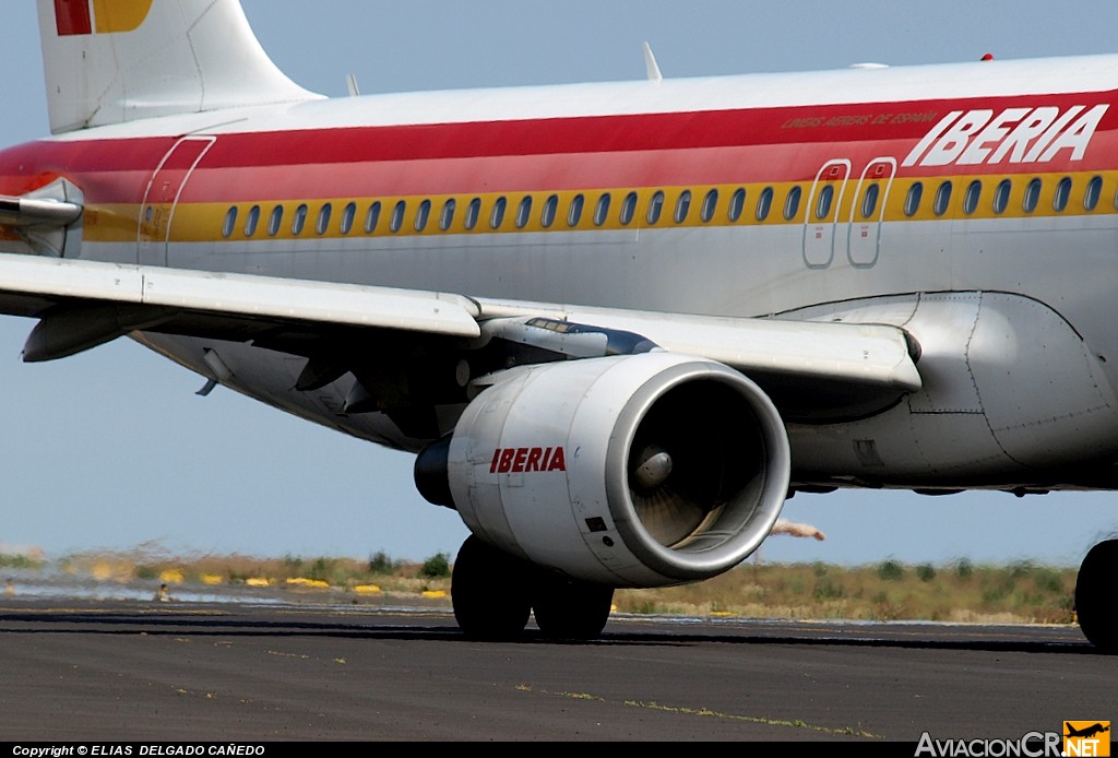 EC-HTA - Airbus A320-214 - Iberia