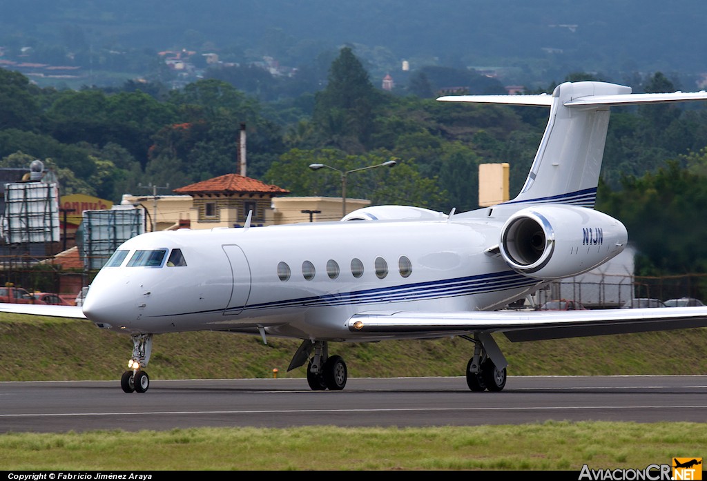 N1JN - Gulfstream G-V - Privado