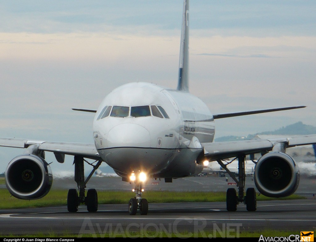 F-OHMM - Airbus A320-231 - Mexicana