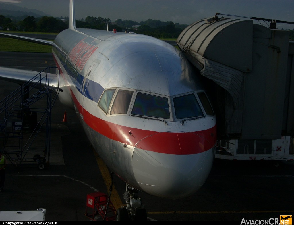  - Boeing 757-223 - American Airlines