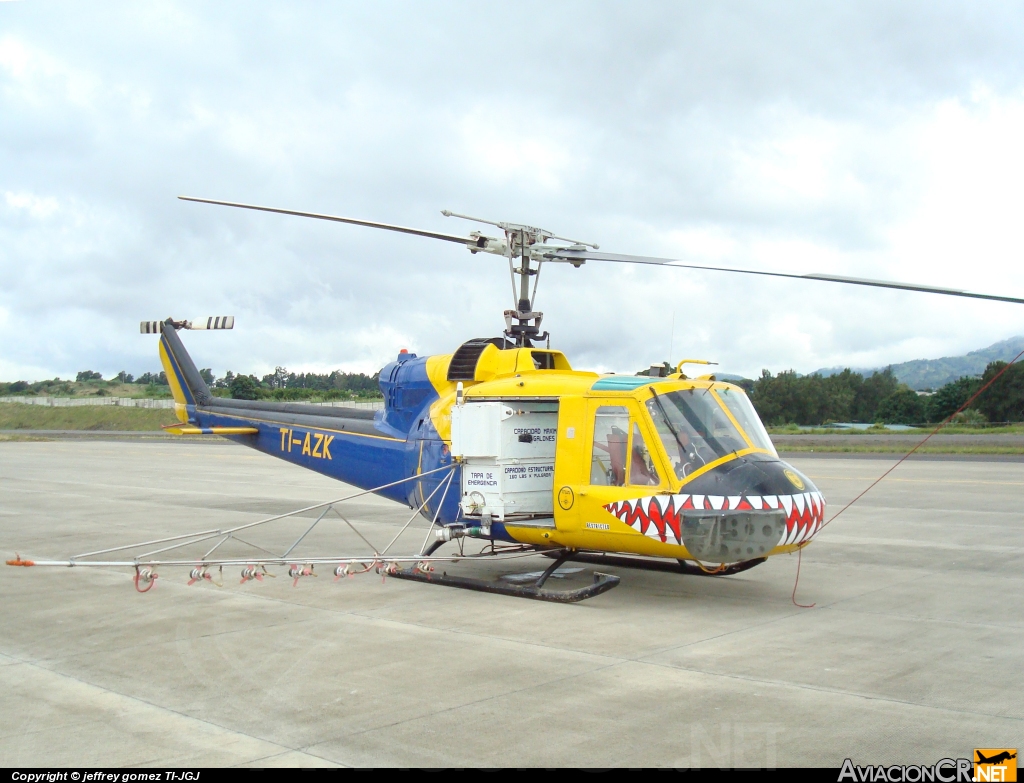 TI-AZK - Bell 204 (UH-1C) Iroquois - Privado