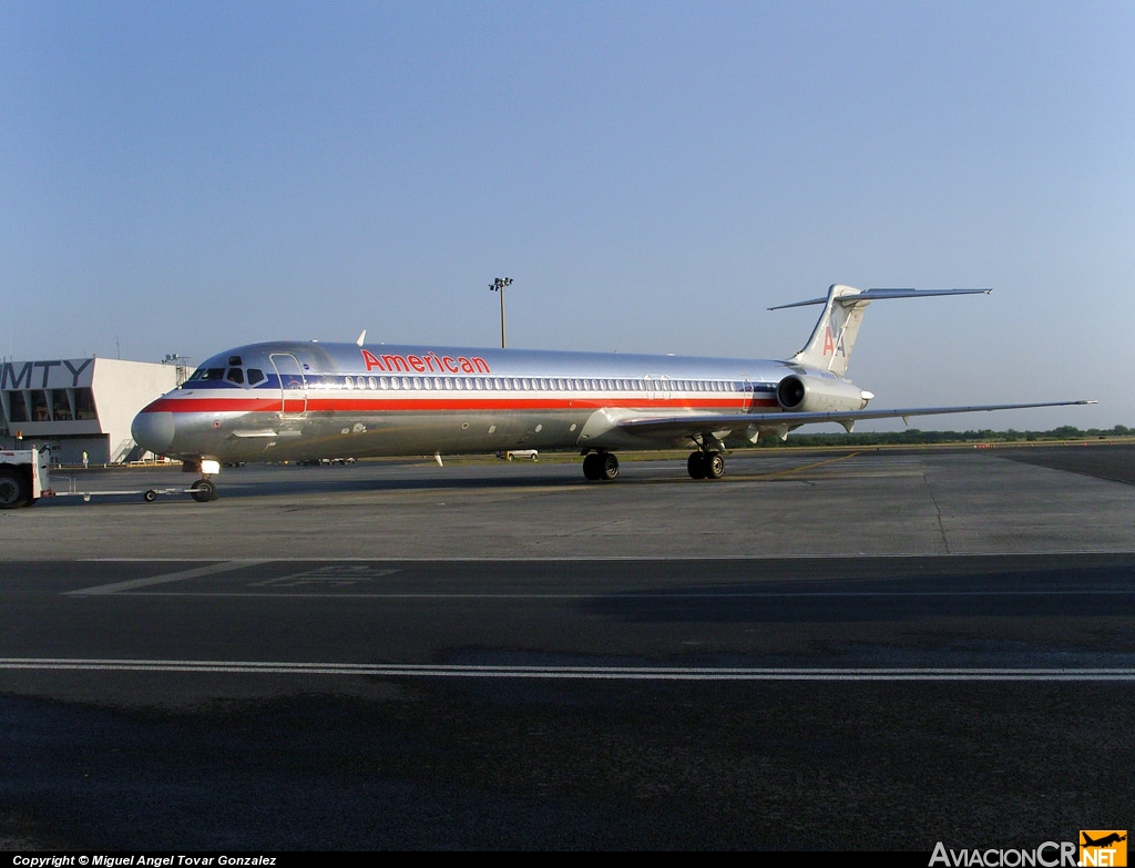 N586AA - McDonnell Douglas MD-82 (DC-9-82) - American Airlines