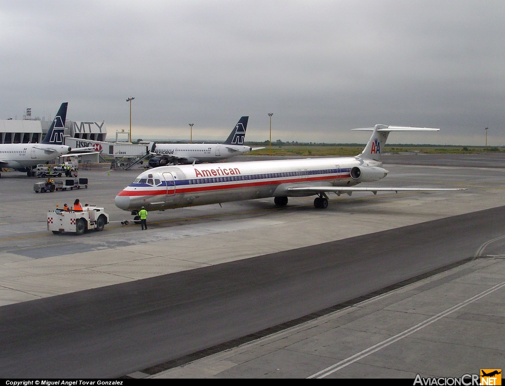 N586AA - McDonnell Douglas MD-82 (DC-9-82) - American Airlines