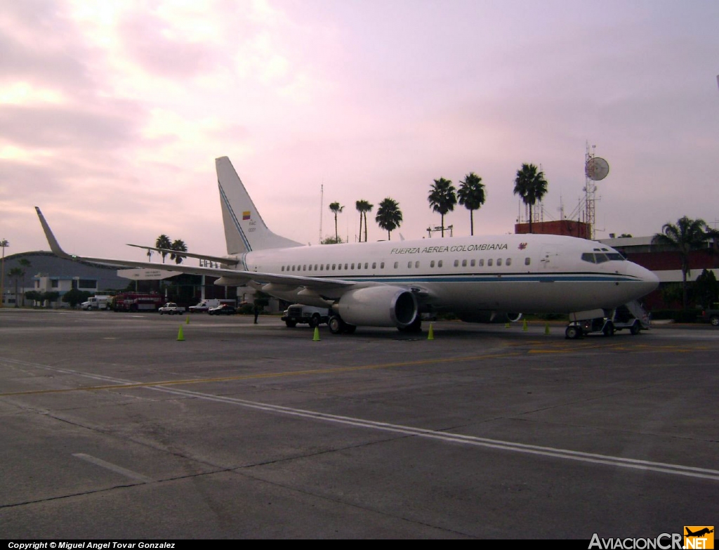 FAC0001 - Boeing 737-74V(BBJ) - Fuerza Aérea Colombiana