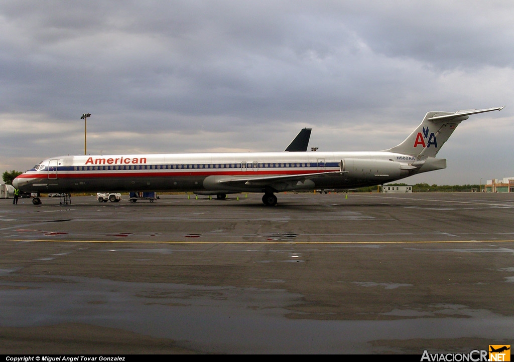 N582AA - McDonnell Douglas MD-82 (DC-9-82) - American Airlines