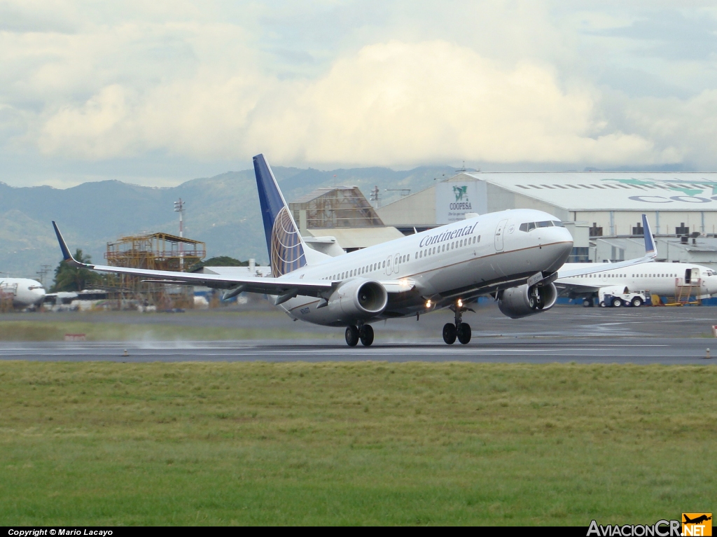 N76517 - Boeing 737-824 - Continental Airlines