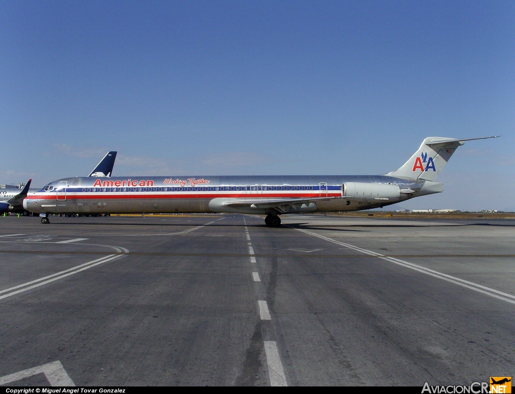 N214AA - McDonnell Douglas MD-82 (DC-9-82) - American Airlines
