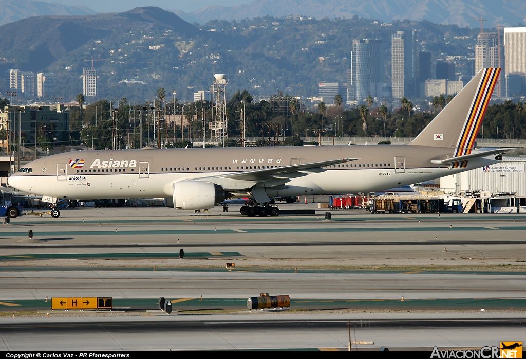 HL7742 - Boeing 777-28E/ER - Asiana