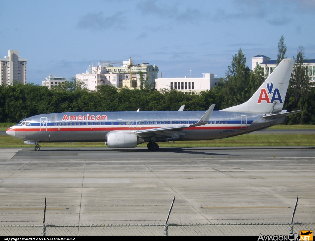 N957AN - Boeing 737-823 - American Airlines