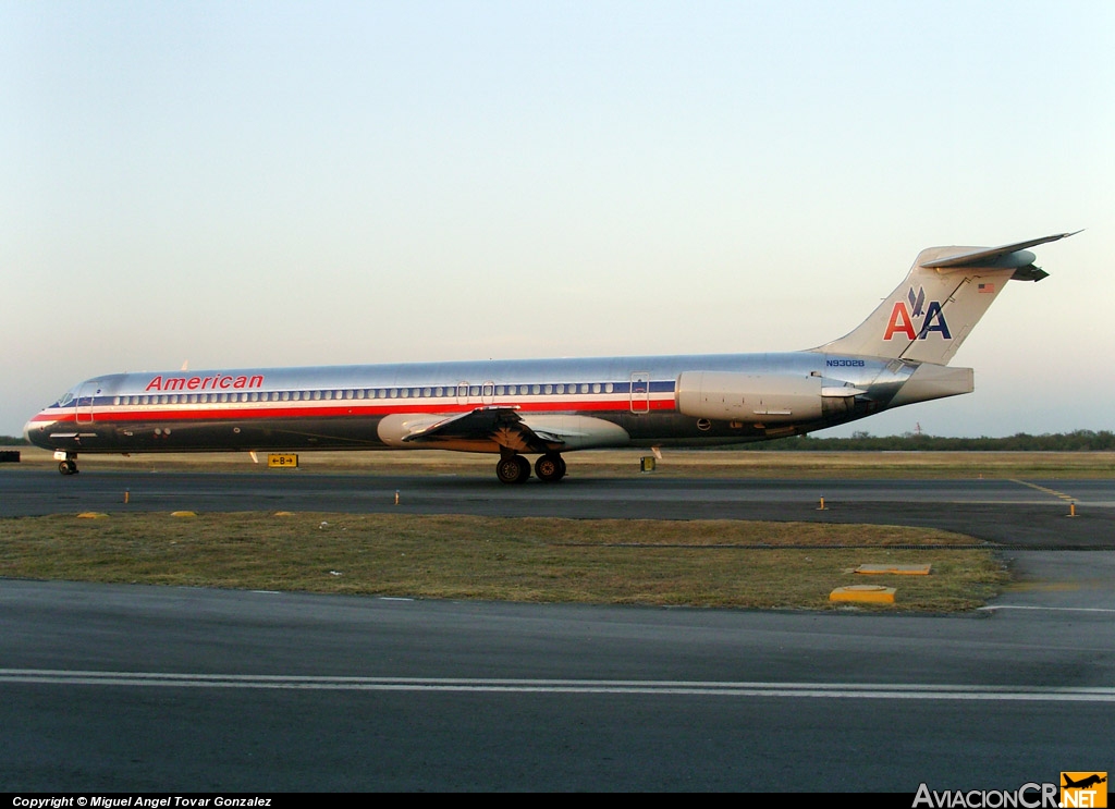 N9302B - McDonnell Douglas MD-83 (DC-9-83) - American Airlines
