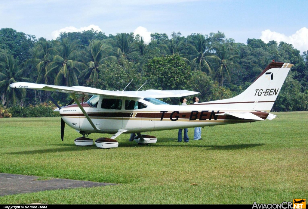 TG-BEN - Cessna 182 Skylane (Genérico) - Desconocida