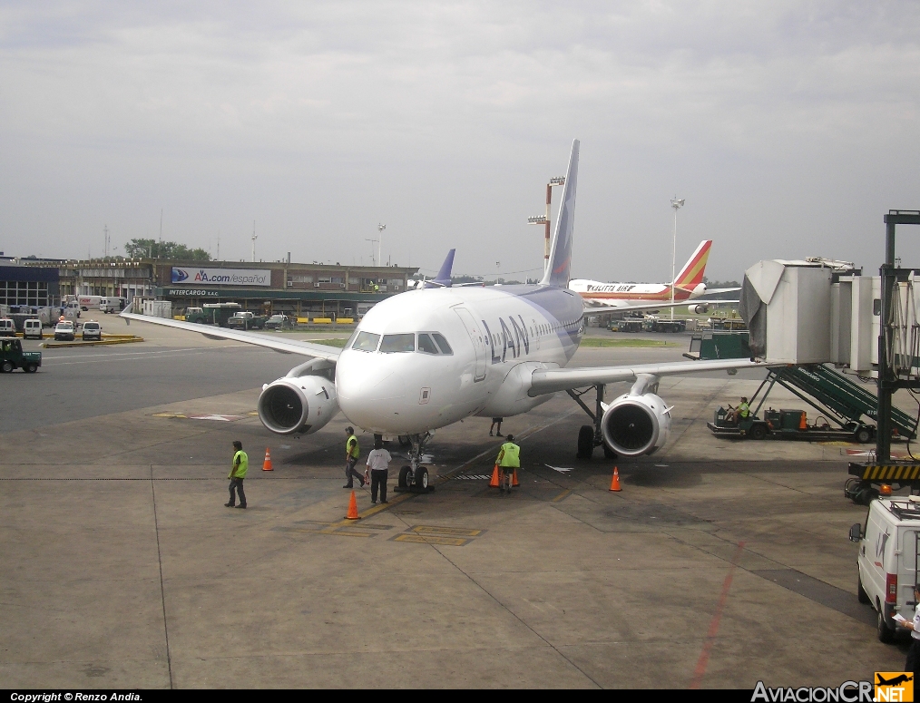 CC-CVP - Airbus A318-121 - LAN Airlines