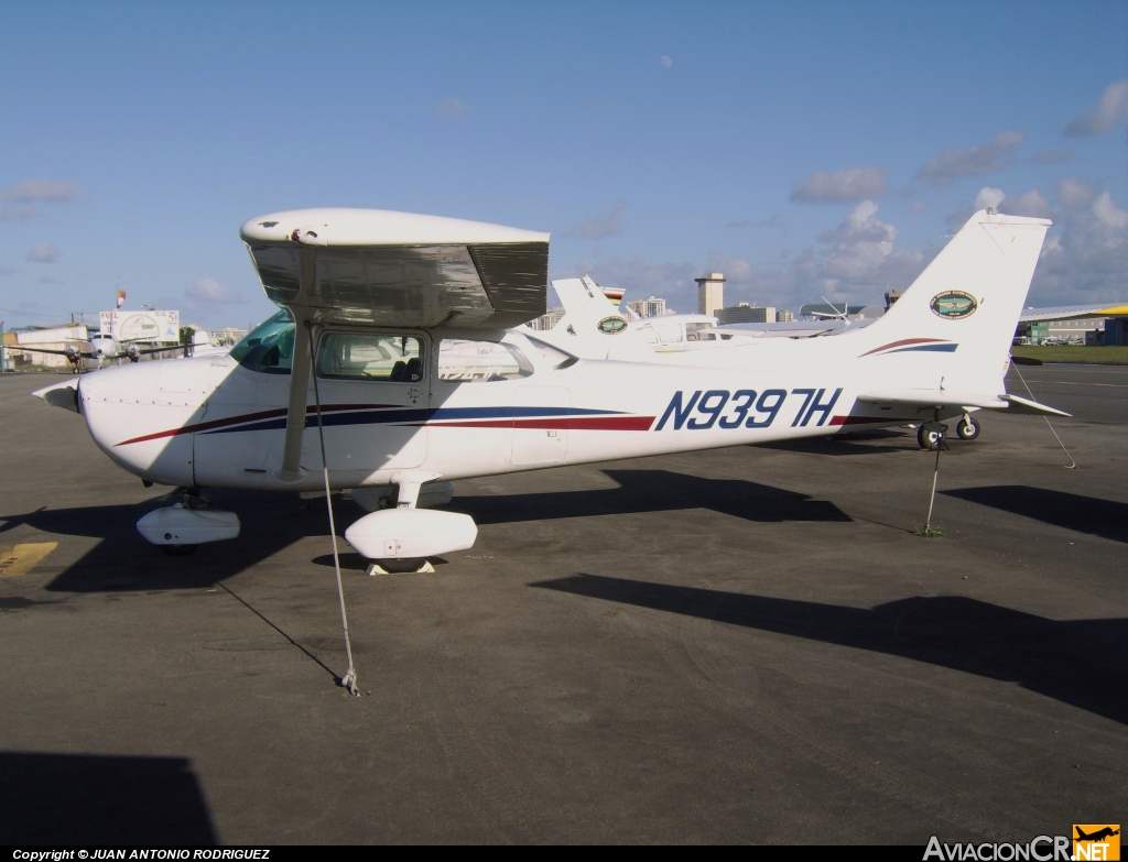 N9397H - Cessna 172M Skyhawk - Isla Grande Flying School