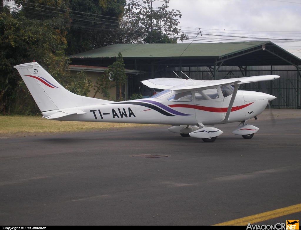 TI-AWA - Cessna 182 - Privado