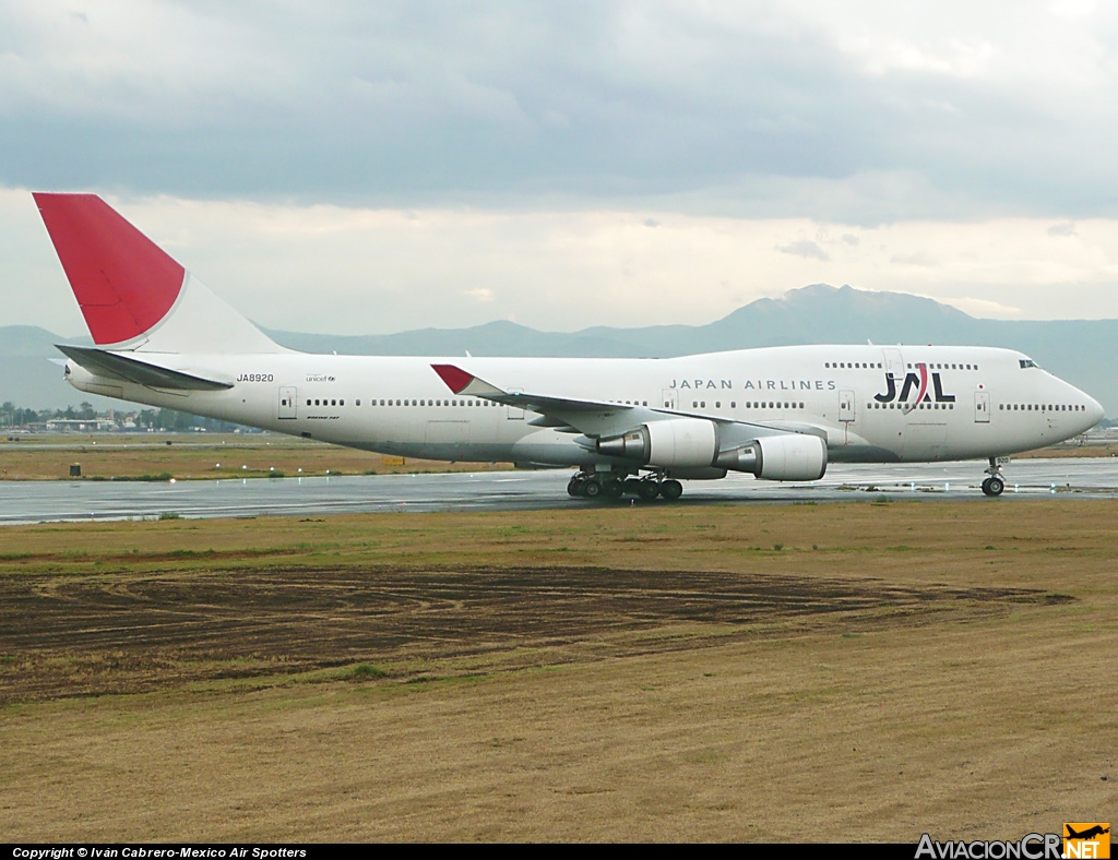 JA8920 - Boeing 747-446 - Japan Airlines
