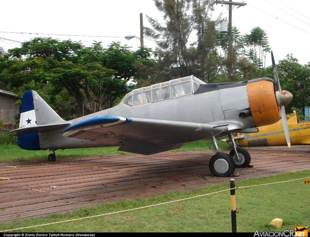 FAH-205-C - North American AT-6C - Fuerza Aerea Hondureña