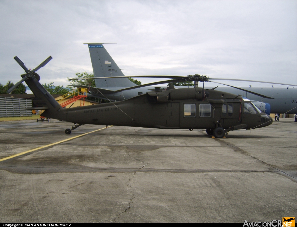 92-6880 - Sikorsky UH-60L Black Hawk (S-70A) - USA - Armada / Army