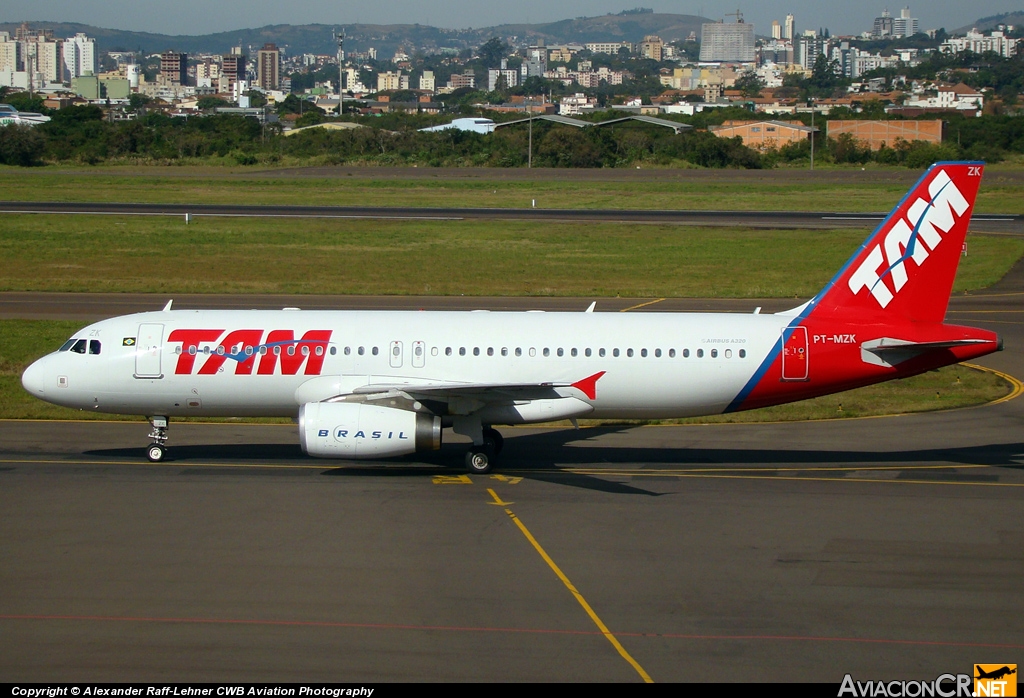 PT-MZK - Airbus A320-232 - TAM