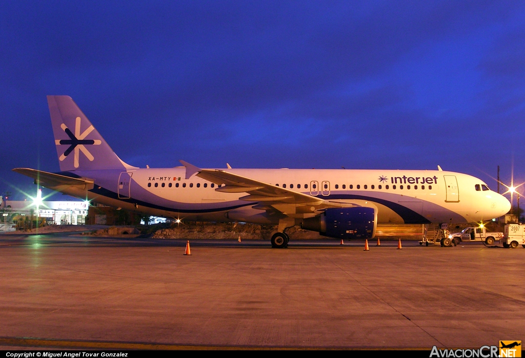 XA-MTY - Airbus A320-214 - Interjet